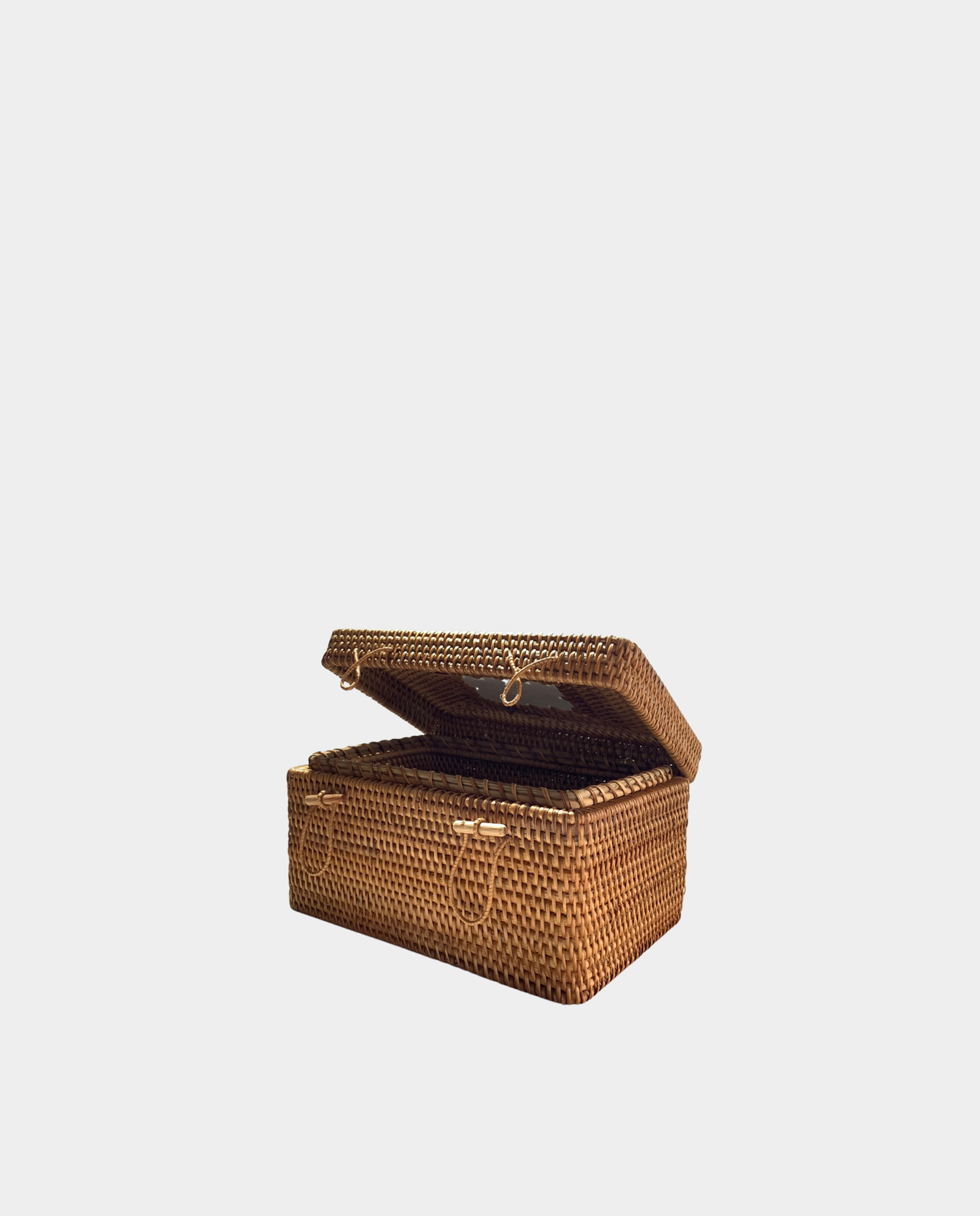 rattan-jewelry-box-with-lid-and-handle